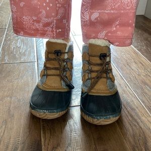 Girl size 4 Sorel Out and About Boots.